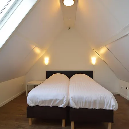 Charming Mansion With Bikes Holiday home Valkenswaard