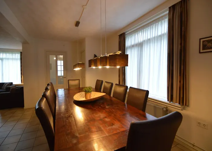 Charming Mansion With Bikes Holiday home Valkenswaard