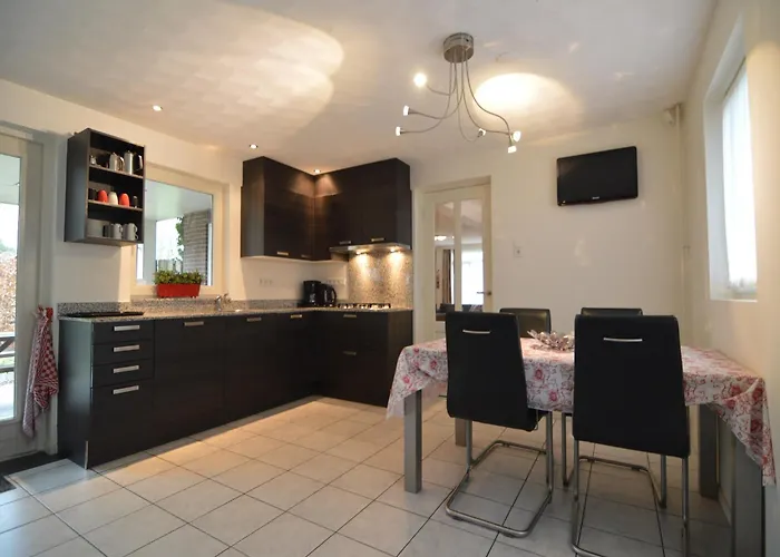 Charming Mansion With Bikes Holiday home Valkenswaard