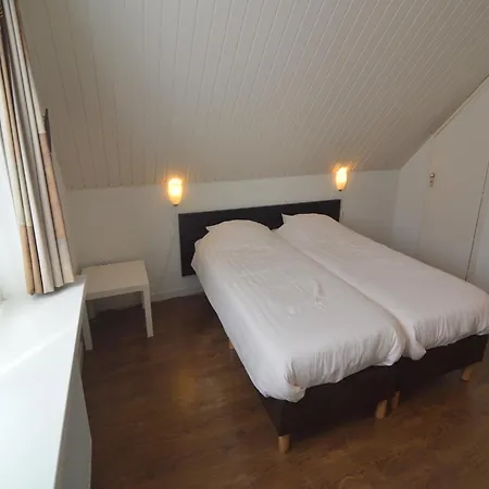 Charming Mansion With Bikes Valkenswaard